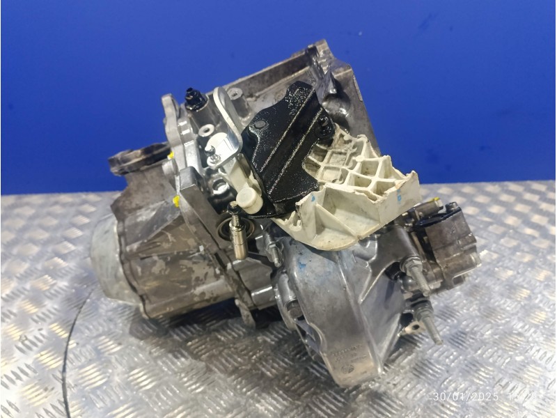 Recambio de caja cambios para citroën c4 coupe referencia OEM IAM 20DM75  