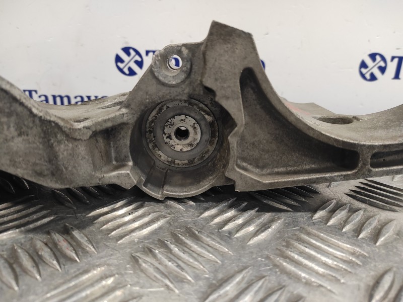 Recambio de soporte alternador para seat toledo (kg3) referencia OEM IAM 03L903143Q  