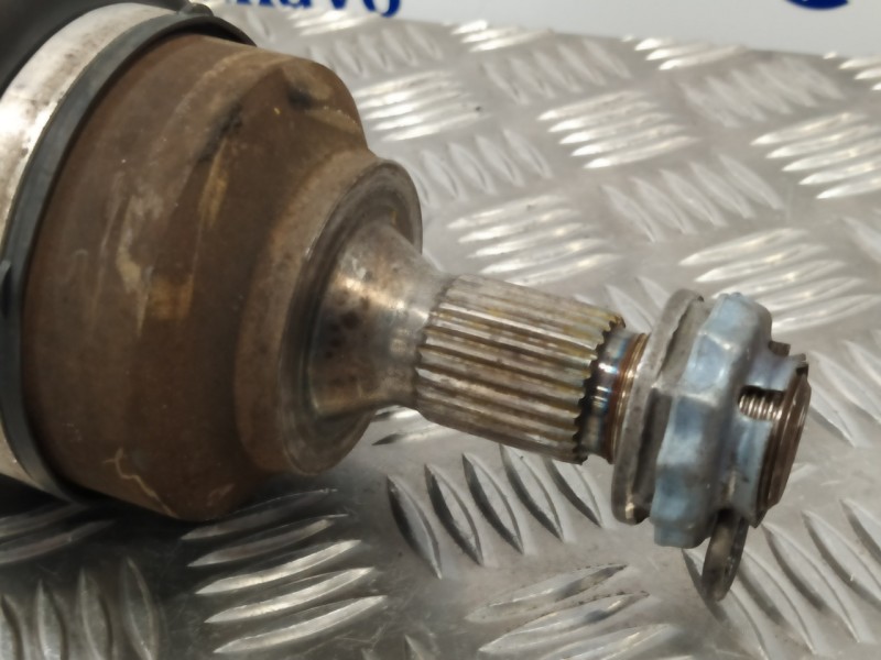 Recambio de transmision delantera derecha para peugeot 308 1.6 16v referencia OEM IAM 9661107280  