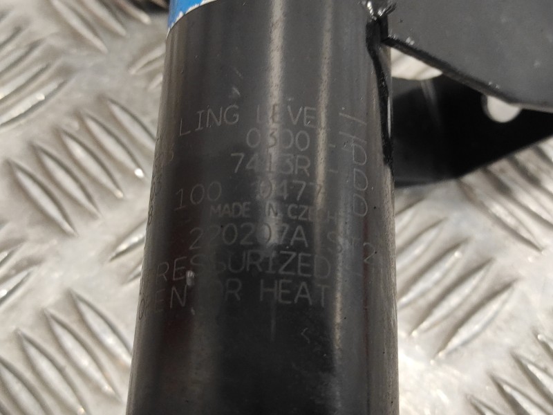 Recambio de amortiguador delantero derecho para smart forfour eq referencia OEM IAM 03081000477  4533230300