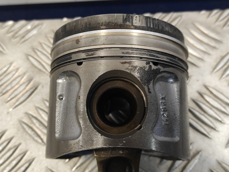 Recambio de biela para peugeot boxer caja cerr.techo sobreelev.(bat.4035)(335/440)(2007 => referencia OEM IAM 9C1Q5110AA  