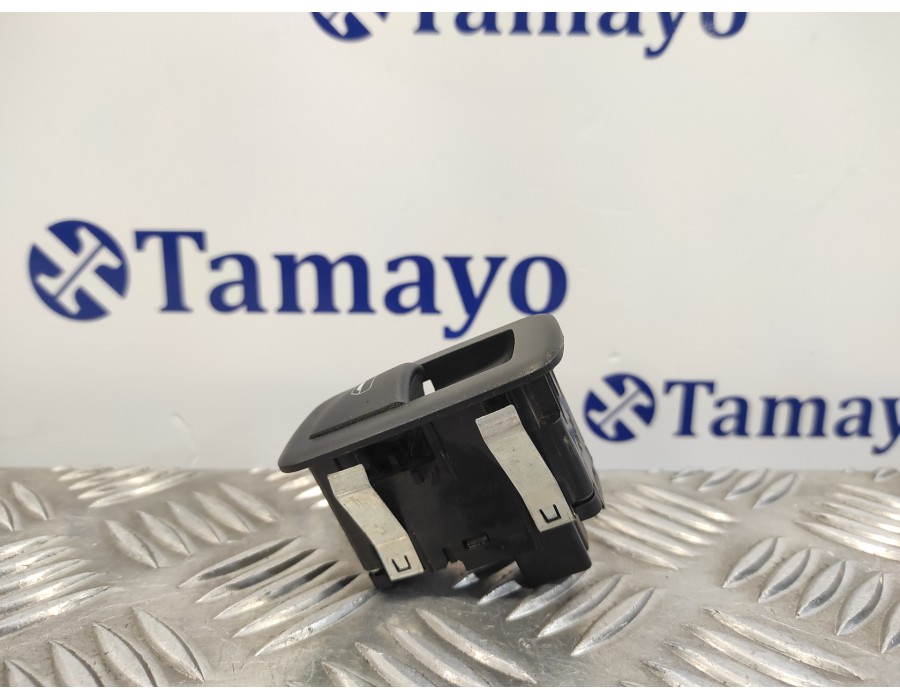 Recambio de mando elevalunas trasero izquierdo para chrysler grand voyager 2.8 crd cat referencia OEM IAM 10019242  04602927AA