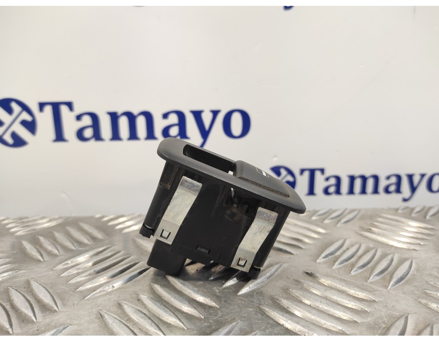 Recambio de mando elevalunas trasero izquierdo para chrysler grand voyager 2.8 crd cat referencia OEM IAM 10019242  04602927AA