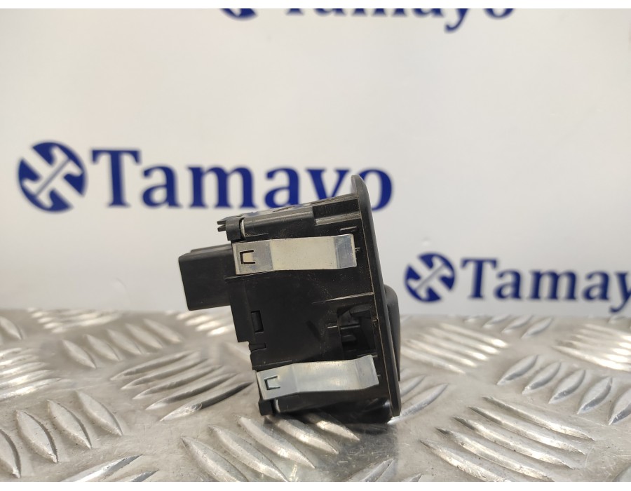 Recambio de mando elevalunas trasero derecho para chrysler grand voyager 2.8 crd cat referencia OEM IAM 10019242  04602927AA