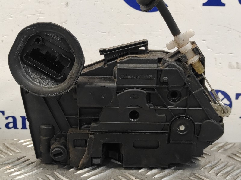 Recambio de cerradura puerta trasera izquierda para volkswagen golf vi (5k1) 1.6 tdi dpf referencia OEM IAM 5K4839015B  