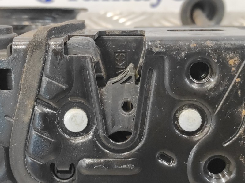 Recambio de cerradura puerta trasera izquierda para volkswagen golf vi (5k1) 1.6 tdi dpf referencia OEM IAM 5K4839015B  