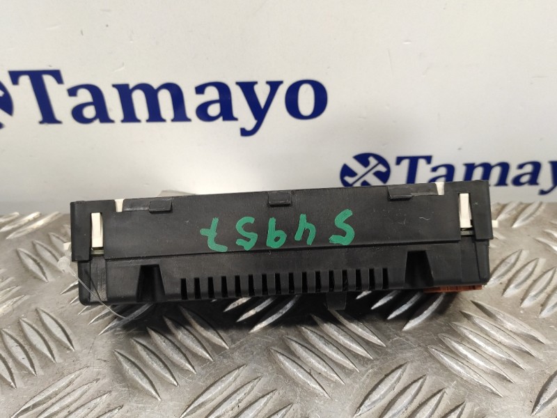 Recambio de pantalla multifuncion para peugeot 308 1.6 16v referencia OEM IAM 5555502902  