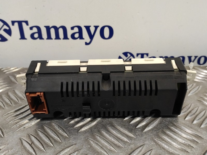 Recambio de pantalla multifuncion para peugeot 308 1.6 16v referencia OEM IAM 5555502902  