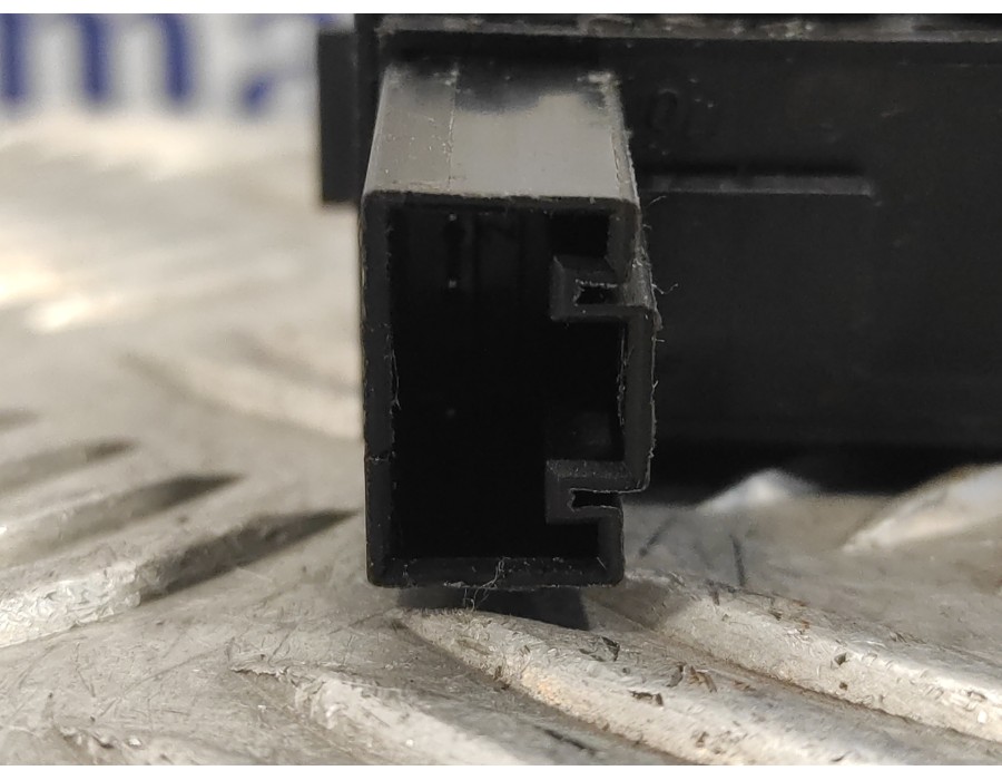 Recambio de mando elevalunas trasero izquierdo para volkswagen golf vi (5k1) 1.6 tdi dpf referencia OEM IAM 5K4868345  