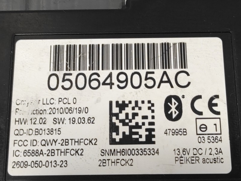Recambio de centralita bluetooth para chrysler grand voyager 2.8 crd cat referencia OEM IAM 05064905AC QWY2BTHFCK2 B013815