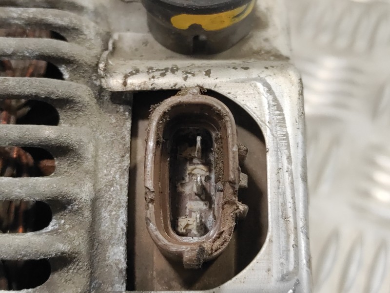 Recambio de alternador para toyota yaris (ncp1/nlp1/scp1) 1.4 turbodiesel cat referencia OEM IAM 2706033040  1022112780