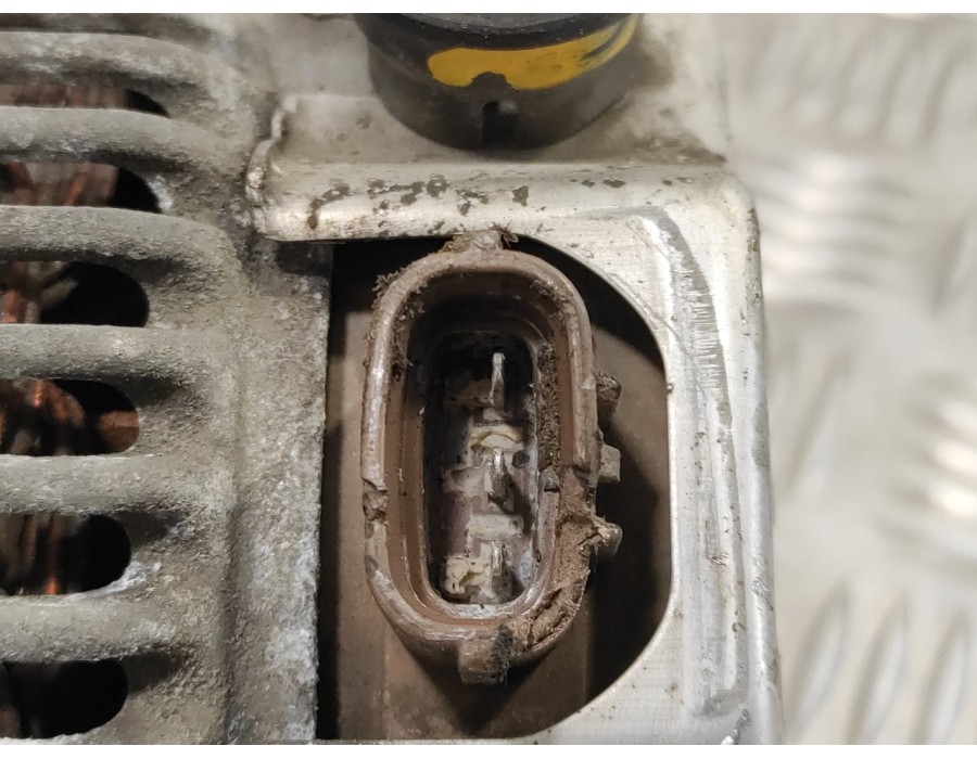 Recambio de alternador para toyota yaris (ncp1/nlp1/scp1) 1.4 turbodiesel cat referencia OEM IAM 2706033040  1022112780