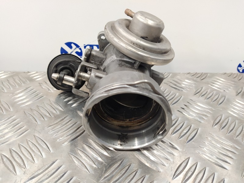 Recambio de valvula egr para volkswagen golf iv berlina (1j1) referencia OEM IAM 038129637L  038131501AT
