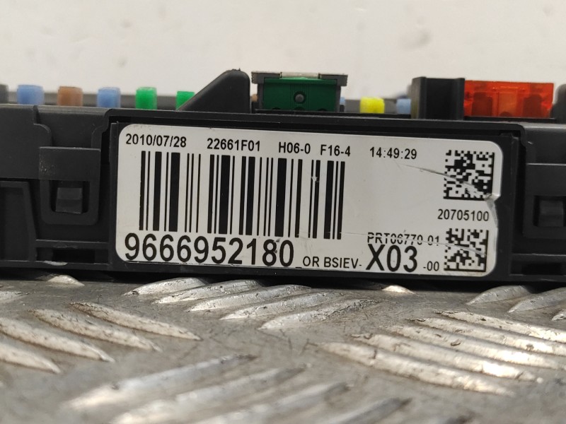 Recambio de caja reles / fusibles para citroën c3 1.4 hdi referencia OEM IAM 9666952180 PRT0677001 22661F01