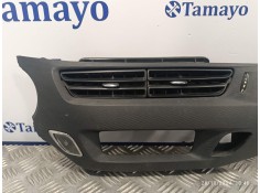 Recambio de moldura para citroën c3 1.4 hdi referencia OEM IAM 9685748577   2