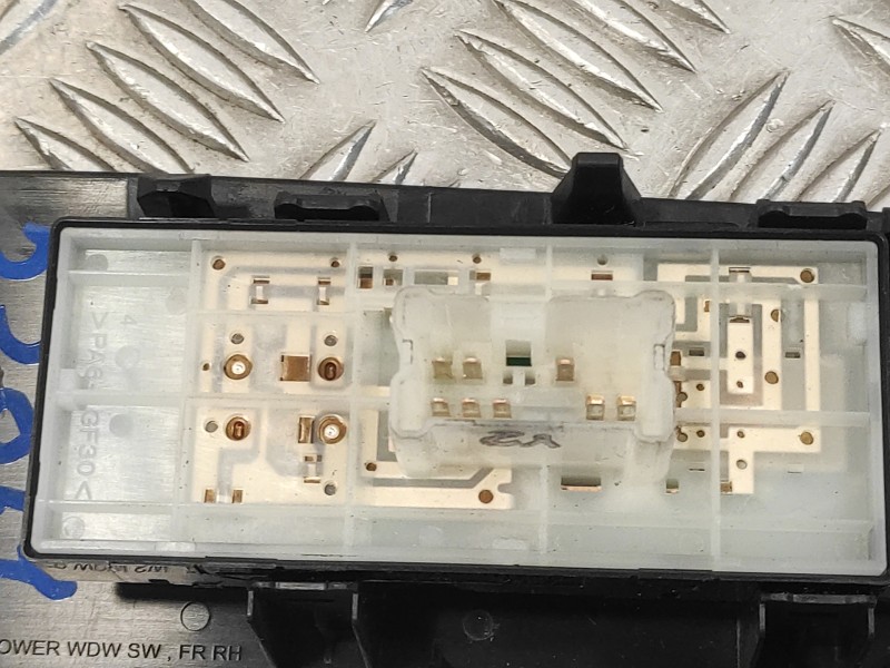 Recambio de mando elevalunas delantero derecho para nissan micra v (k14) 1.0 12v cat referencia OEM IAM   