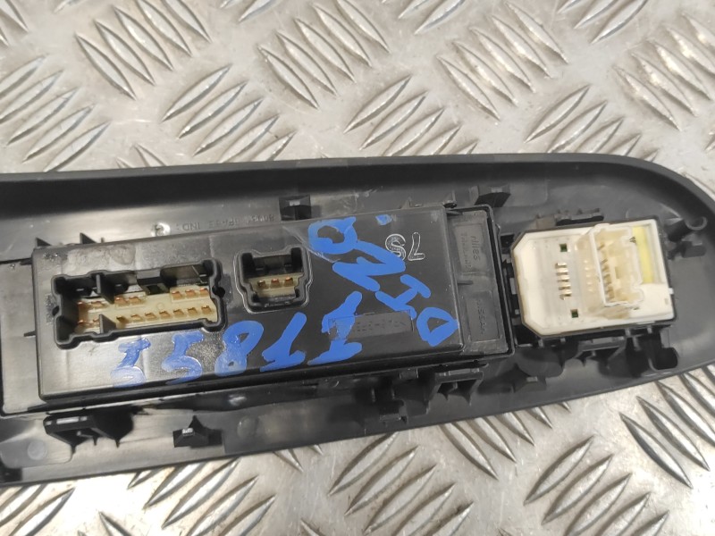 Recambio de mando elevalunas delantero izquierdo para nissan micra v (k14) 1.0 12v cat referencia OEM IAM   