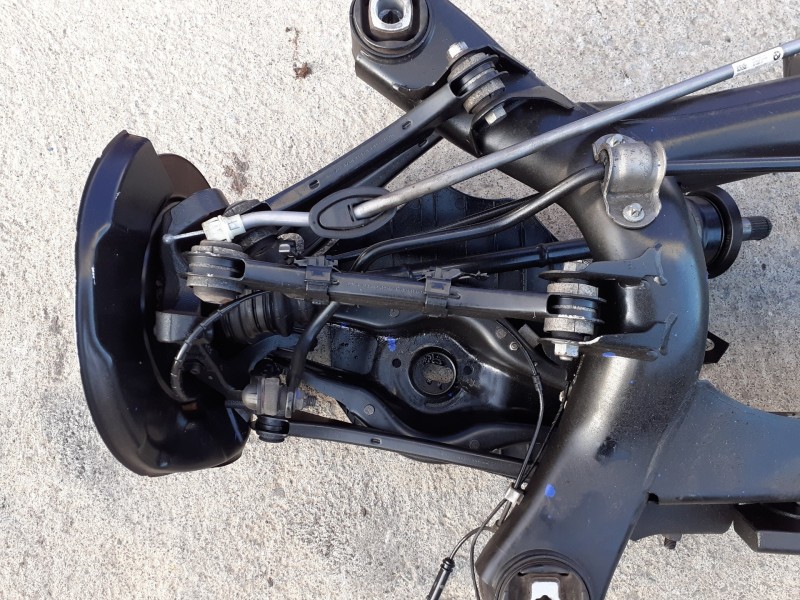 Recambio de puente trasero para bmw serie 3 touring (f31) 2.0 16v turbodiesel referencia OEM IAM 2785334A01  