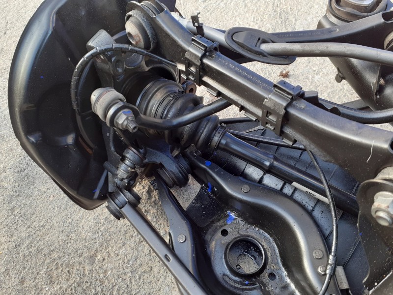 Recambio de puente trasero para bmw serie 3 touring (f31) 2.0 16v turbodiesel referencia OEM IAM 2785334A01  