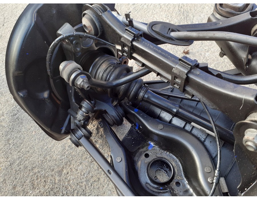 Recambio de puente trasero para bmw serie 3 touring (f31) 2.0 16v turbodiesel referencia OEM IAM 2785334A01  