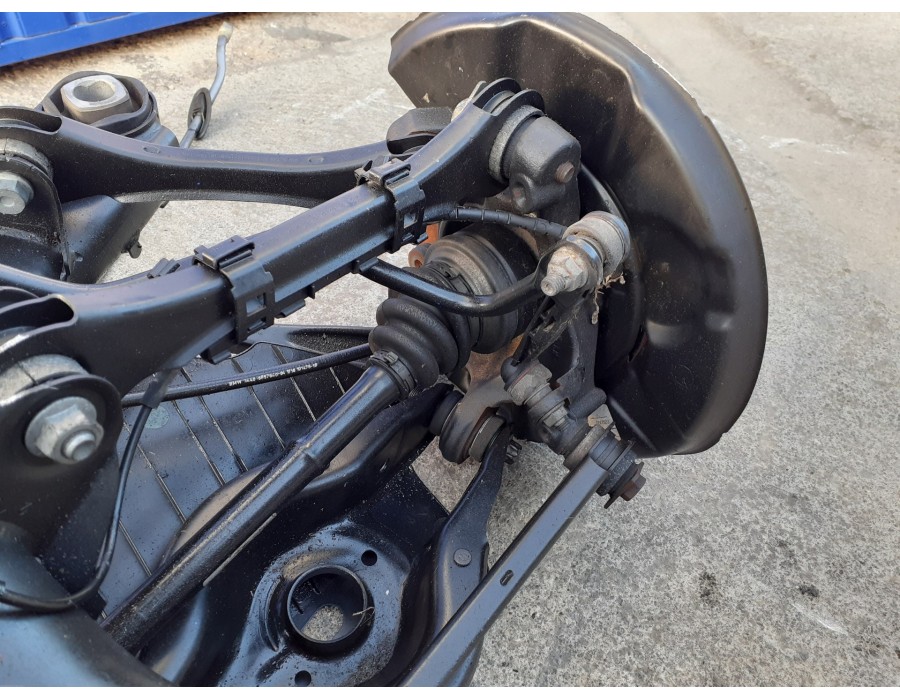 Recambio de puente trasero para bmw serie 3 touring (f31) 2.0 16v turbodiesel referencia OEM IAM 2785334A01  