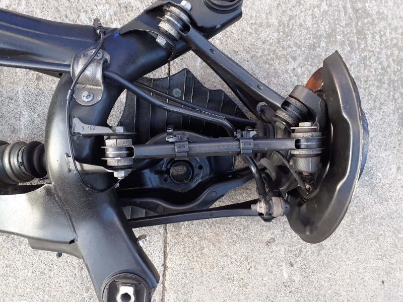 Recambio de puente trasero para bmw serie 3 touring (f31) 2.0 16v turbodiesel referencia OEM IAM 2785334A01  