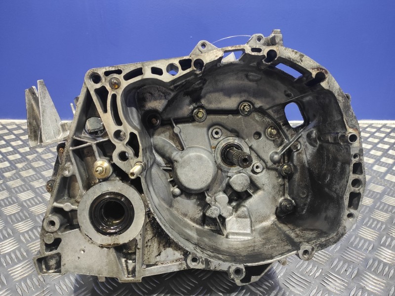 Recambio de caja cambios para renault megane ii familiar 1.5 dci diesel referencia OEM IAM JR5102 8200210038 8200133311