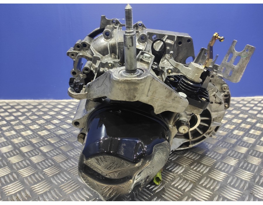 Recambio de caja cambios para renault megane ii familiar 1.5 dci diesel referencia OEM IAM JR5102 8200210038 8200133311