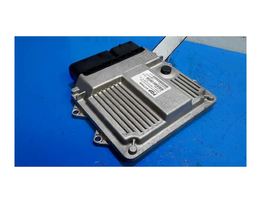 Recambio de centralita motor uce para fiat panda (169) 1.3 jtd cat referencia OEM IAM 51775008  7160000504