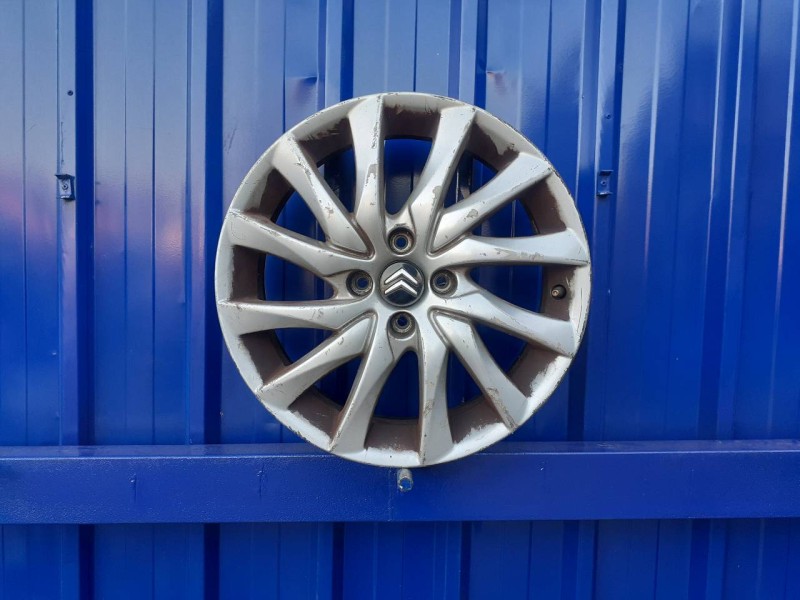 Recambio de llanta para citroën c4 picasso 1.6 16v referencia OEM IAM 9655832480  