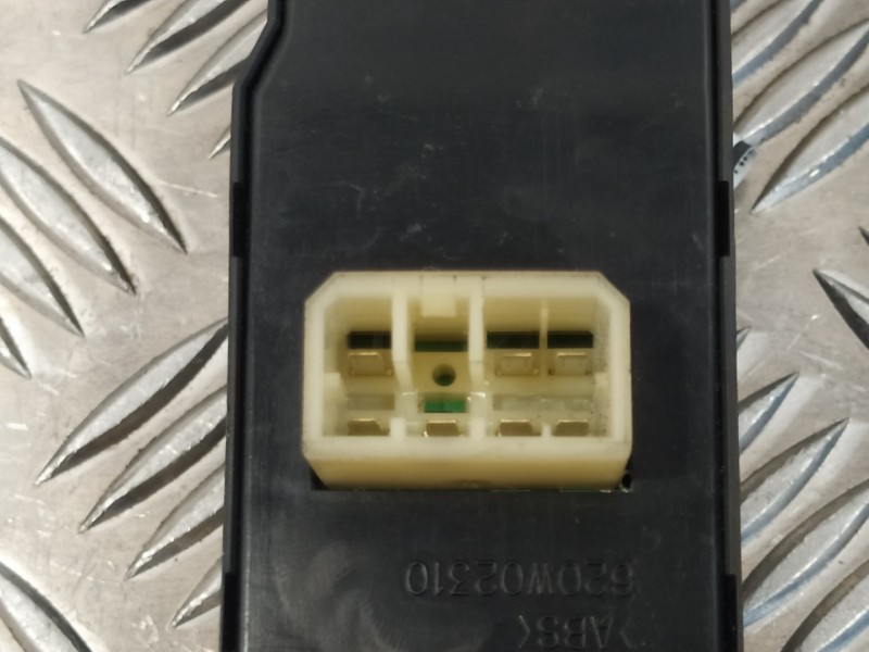 Recambio de mando elevalunas delantero izquierdo para hyundai h 1 2.5 crdi cat referencia OEM IAM 621W01940  