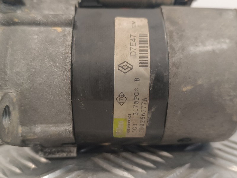 Recambio de motor arranque para renault megane ii classic berlina 1.6 16v referencia OEM IAM 8200266777A  