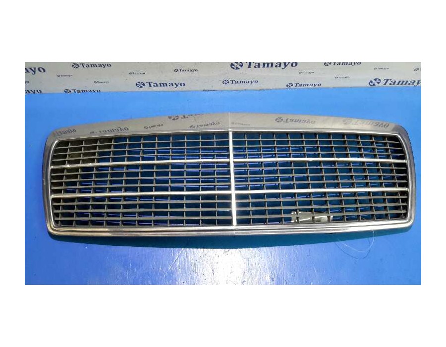 Recambio de rejilla delantera para mercedes-benz clase e (w210) berlina 2.8 24v cat referencia OEM IAM 2108800083  
