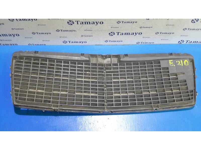 Recambio de rejilla delantera para mercedes-benz clase e (w210) berlina 2.8 24v cat referencia OEM IAM 2108800083  