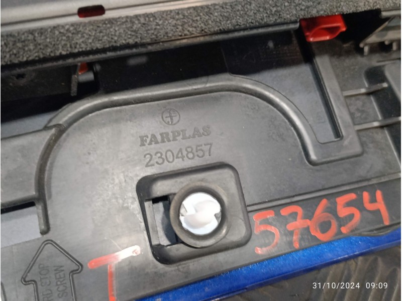 Recambio de aleron trasero para renault clio v 1.0 tce referencia OEM IAM 960307611R  2304857