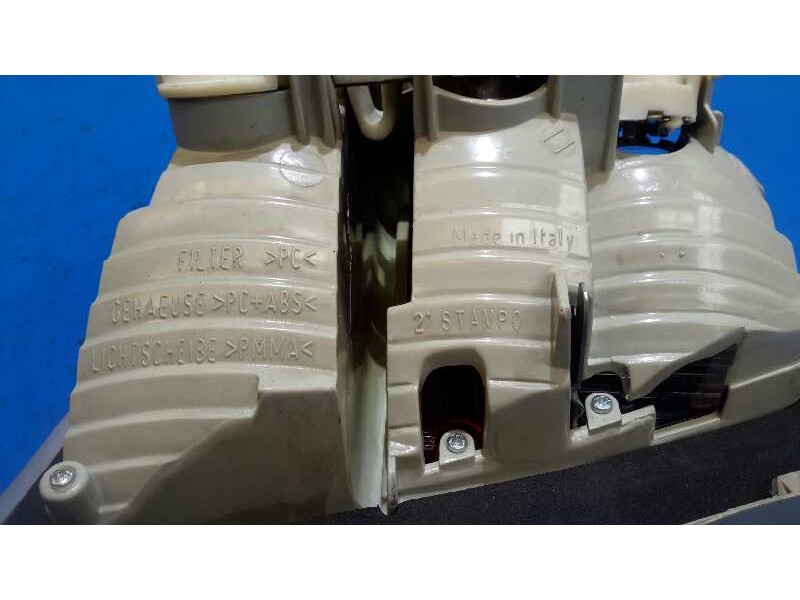 Recambio de piloto trasero derecho para bmw serie 3 berlina (e90) referencia OEM IAM 6937460  