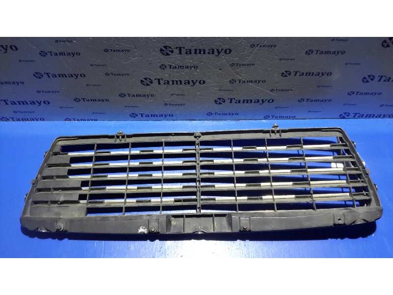 Recambio de rejilla delantera para mercedes-benz clase e (w210) berlina referencia OEM IAM 2108800083  