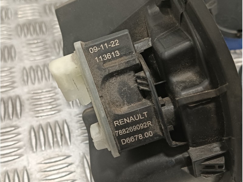 Recambio de tapa exterior combustible para renault clio v 1.0 tce referencia OEM IAM 788269092R  