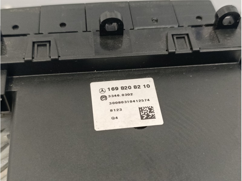 Recambio de interruptor para mercedes-benz clase b (w245) 2.0 cdi cat referencia OEM IAM 1698208210  33460302