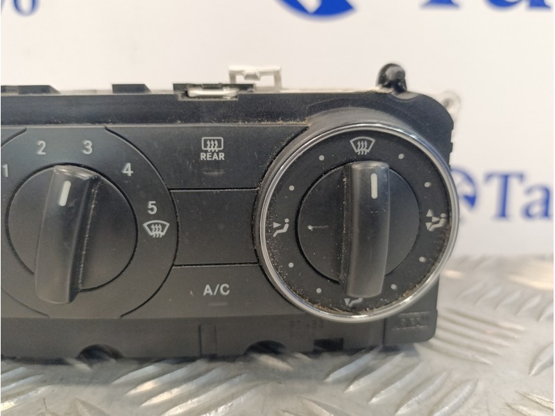 Recambio de mando climatizador para mercedes-benz clase b (w245) 2.0 cdi cat referencia OEM IAM A1698301985  69780014