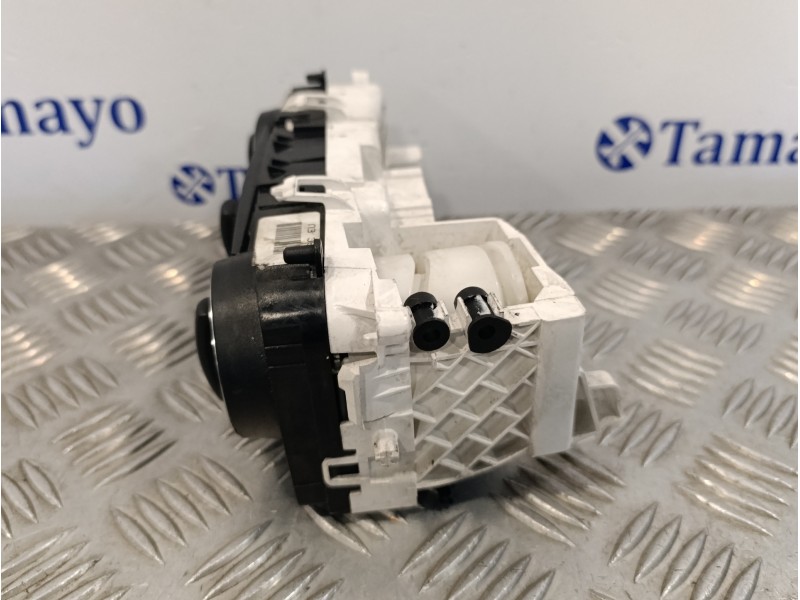 Recambio de mando climatizador para mercedes-benz clase b (w245) 2.0 cdi cat referencia OEM IAM A1698301985  69780014