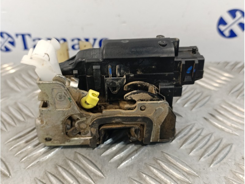 Recambio de cerradura puerta delantera izquierda para dacia lodgy 1.2 16v tce cat referencia OEM IAM   