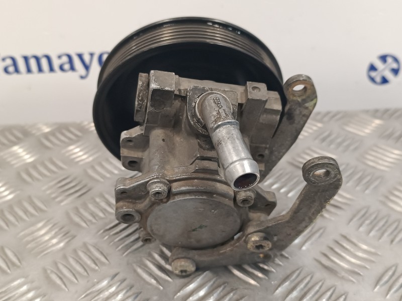 Recambio de bomba servodireccion para mercedes-benz vito (w638) caja cerrada 2.3 turbodiesel referencia OEM IAM 0024662301  
