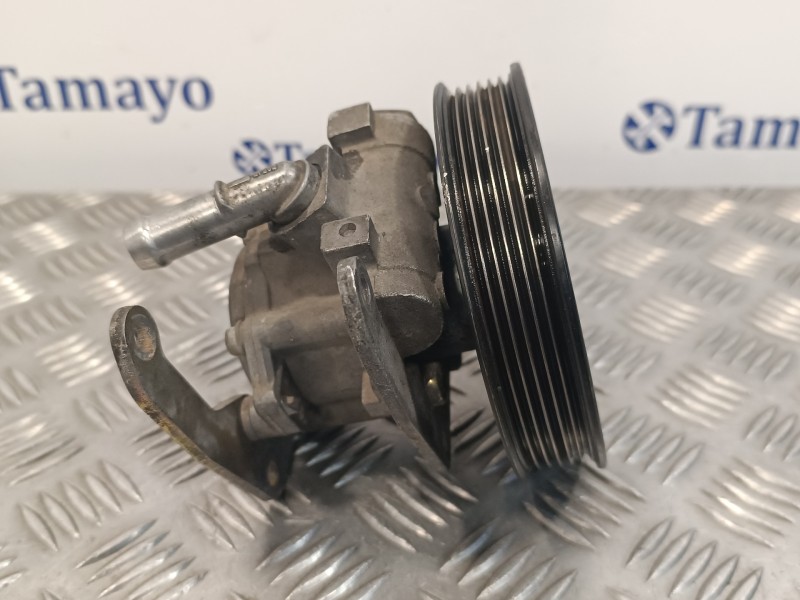 Recambio de bomba servodireccion para mercedes-benz vito (w638) caja cerrada 2.3 turbodiesel referencia OEM IAM 0024662301  