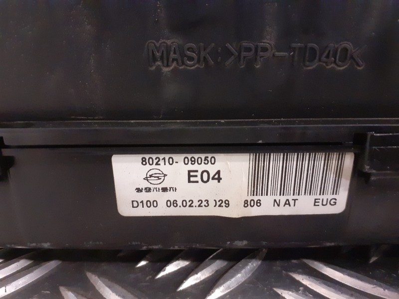 Recambio de cuadro instrumentos para ssangyong kyron 2.0 referencia OEM IAM 8021009050  