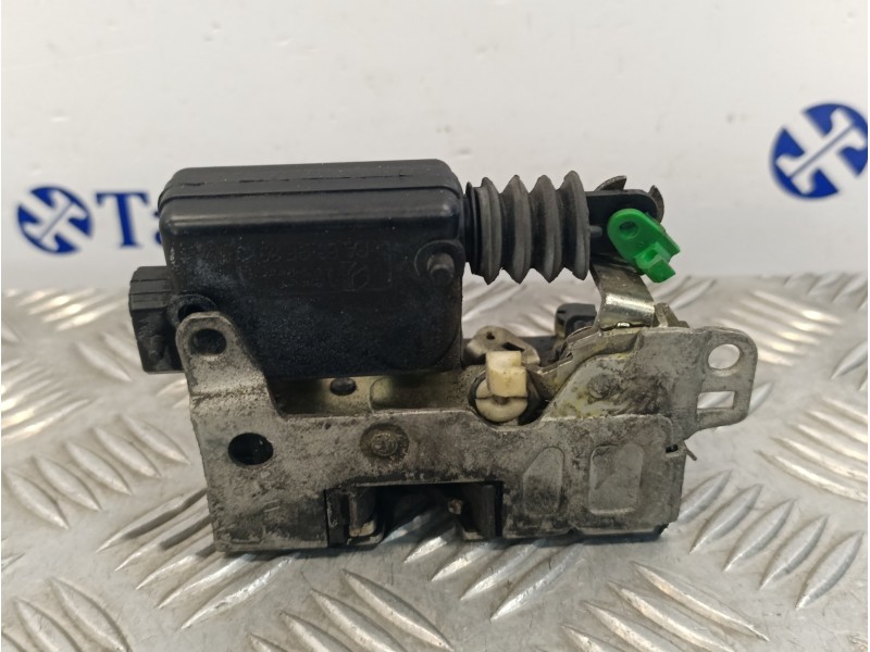 Recambio de cerradura puerta delantera derecha para iveco daily caja cerrada (2006 =>) 2.3 diesel referencia OEM IAM   