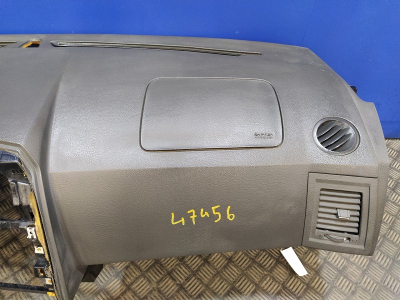 Recambio de salpicadero para ssangyong kyron 2.0 referencia OEM IAM 7650A09010  