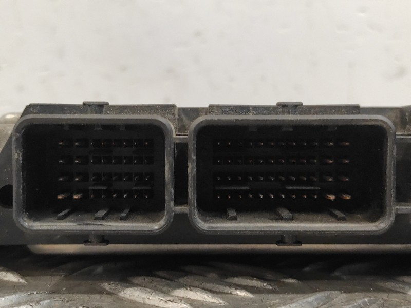 Recambio de centralita motor uce para citroën c4 berlina referencia OEM IAM 0281011863 EDC16C34 9661773380