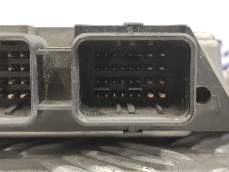 Recambio de centralita motor uce para citroën c4 berlina referencia OEM IAM 0281011863 EDC16C34 9661773380
