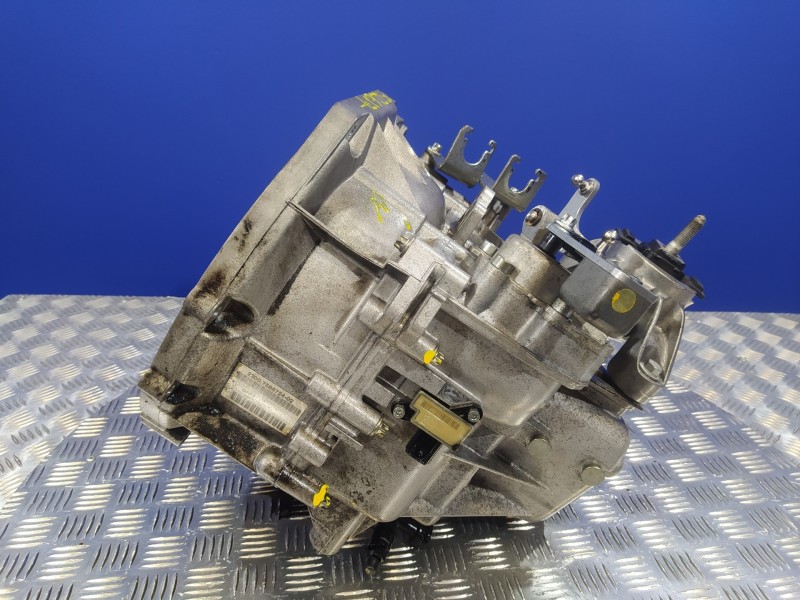 Recambio de caja cambios para mini mini (r56) 1.4 16v cat referencia OEM IAM 7568724 23007568724 756872402